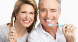 Chăm sóc răng sau trồng răng implant để kết quả duy trì bền vững